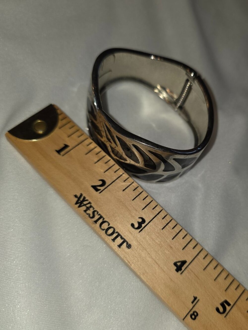 Cuff Bracelet Silver Toned Black Leaf Design Botanical Accessory Earthy Garden - Picture 8 of 11